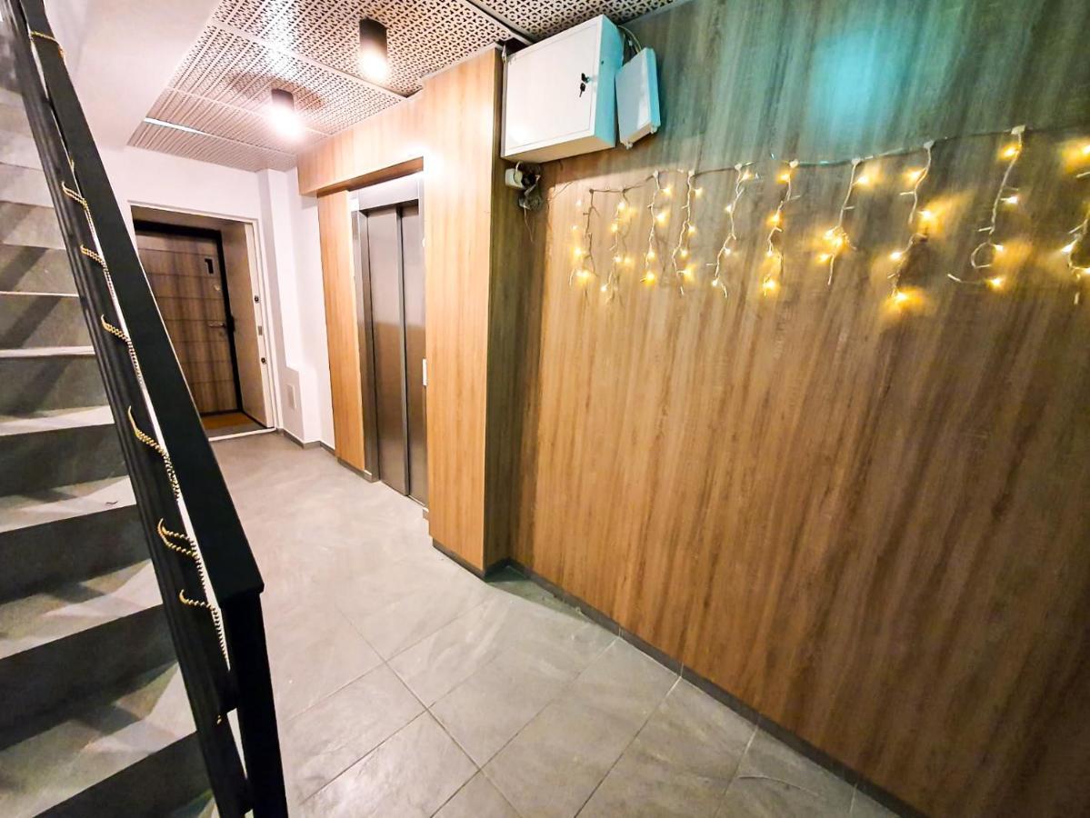 Urban Retreat: Industrial Chic 1Br Ap - Heart Of Bucharest Appartement Buitenkant foto